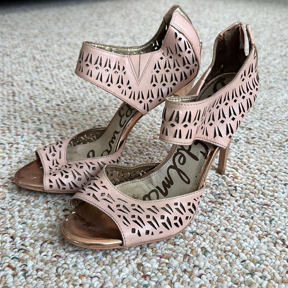 Sam Edelman cut out heels! Rose gold